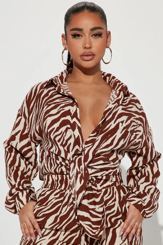 she-s-a-beast-zebra-pant-set-brown-combo