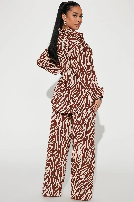 she-s-a-beast-zebra-pant-set-brown-combo