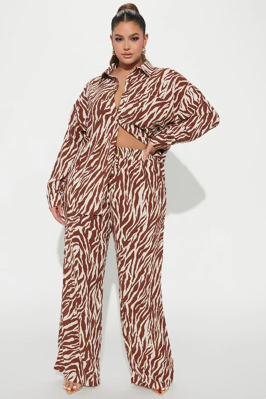 she-s-a-beast-zebra-pant-set-brown-combo