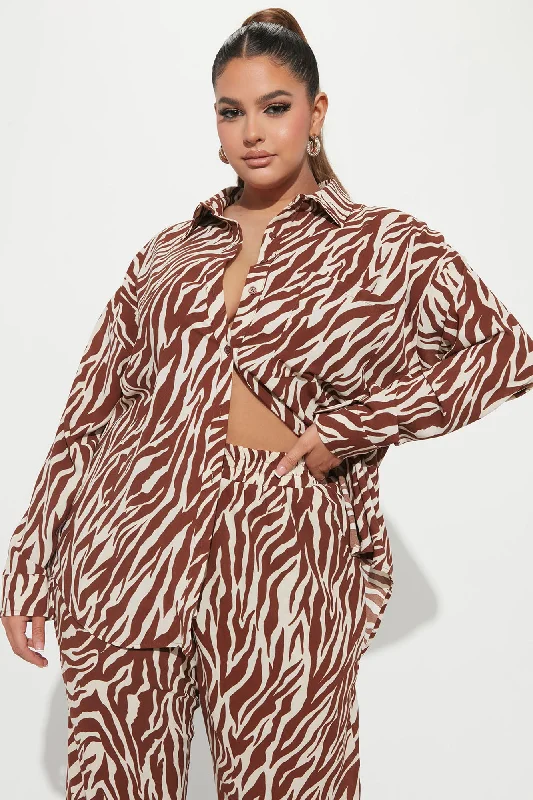 she-s-a-beast-zebra-pant-set-brown-combo