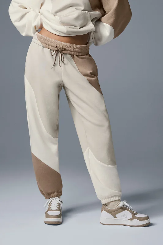 u5018r-accolade-wave-sweatpant-gravel-bone-ivory