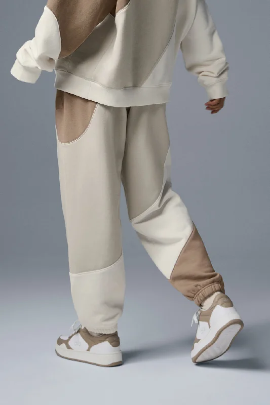 u5018r-accolade-wave-sweatpant-gravel-bone-ivory