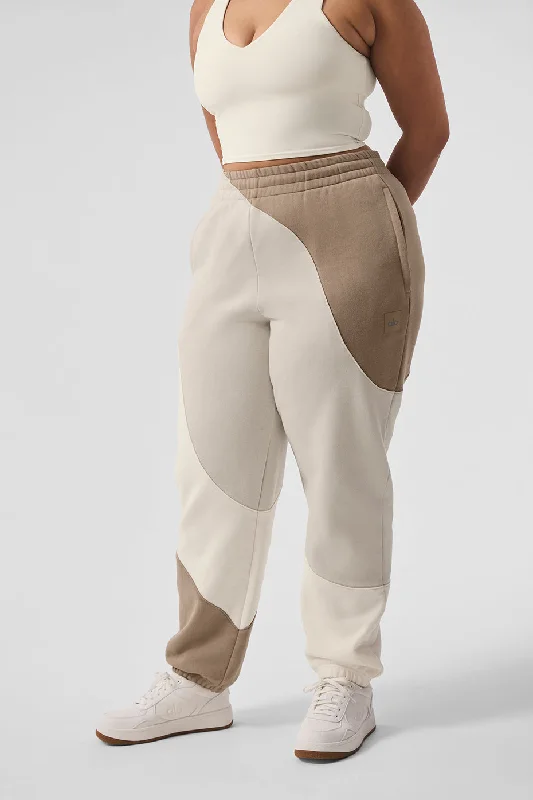 u5018r-accolade-wave-sweatpant-gravel-bone-ivory