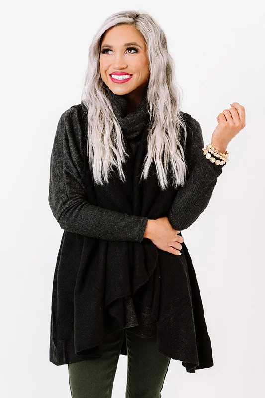 chic-in-the-moment-poncho-in-black