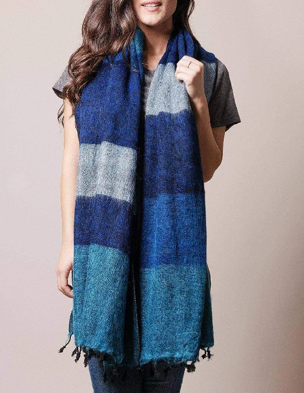 himalayan-yak-wool-wrap-blue-ice