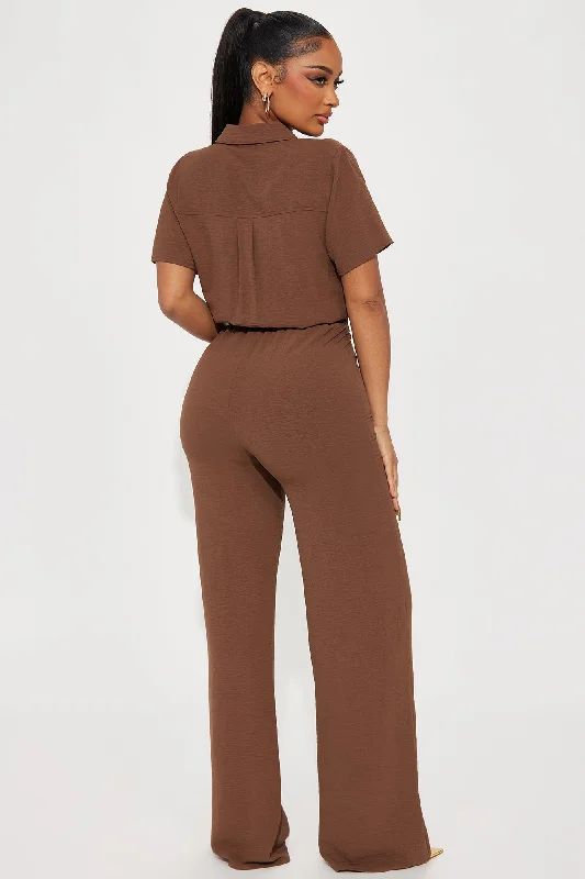 makenzie-short-sleeve-jumpsuit-chocolate