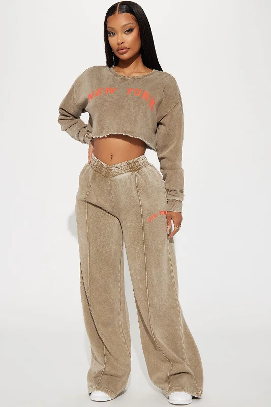 new-york-cropped-sweatshirt-taupe-combo