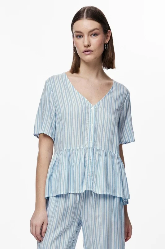 pieces-pcalvina-ss-button-down-top-4472371-blue-bell-cloud-dancer