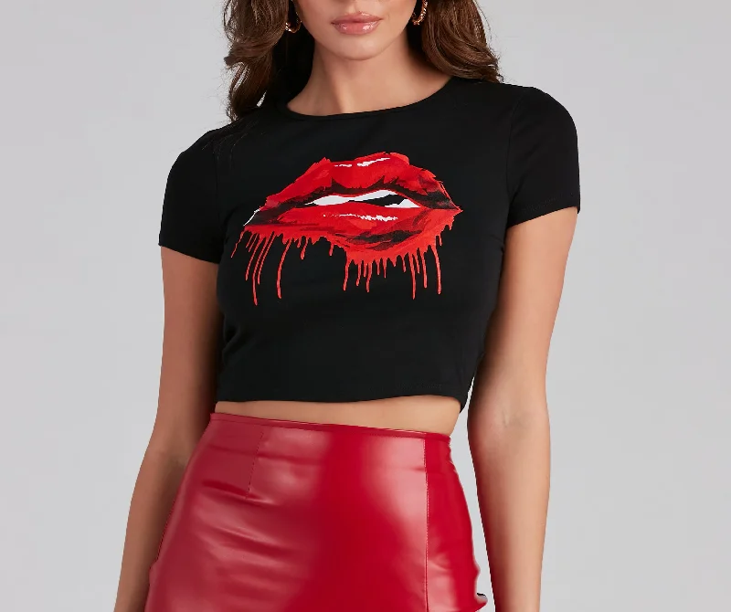 pucker-up-painted-lips-graphic-tee-060020737001